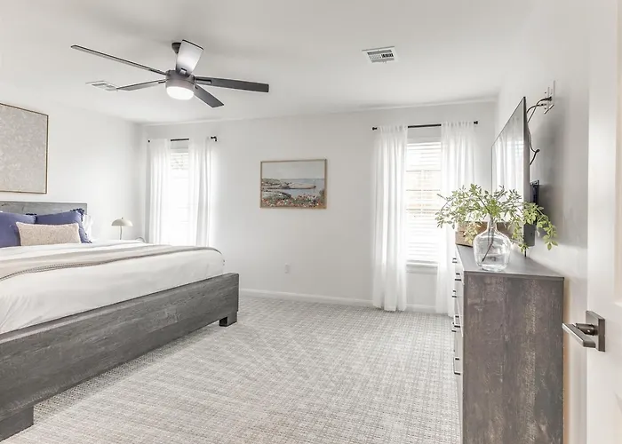 Country house Modern New Build Downtown & Cherokee