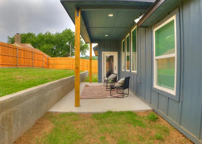 Country house Modern New Build Downtown & Cherokee